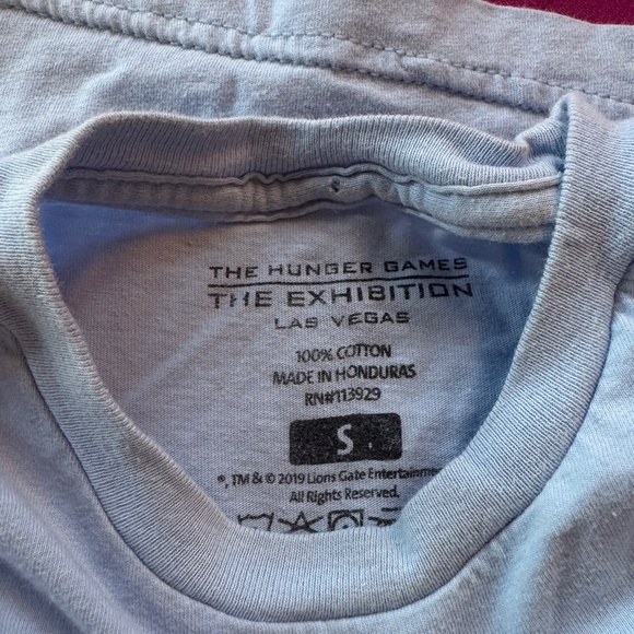 Hunger Games Exhibit Souvenir Tee Shirt - Size Small - Picture 2 of 2